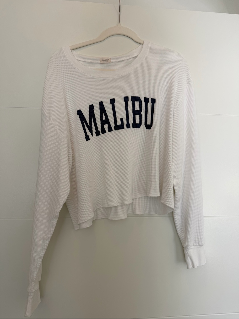 Brandy Melville White 'MALIBU' Cropped Waffle Knit Long Sleeve